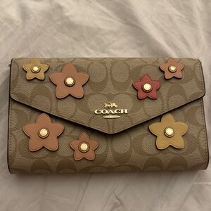 Coach Signature Floral Tan Clutch